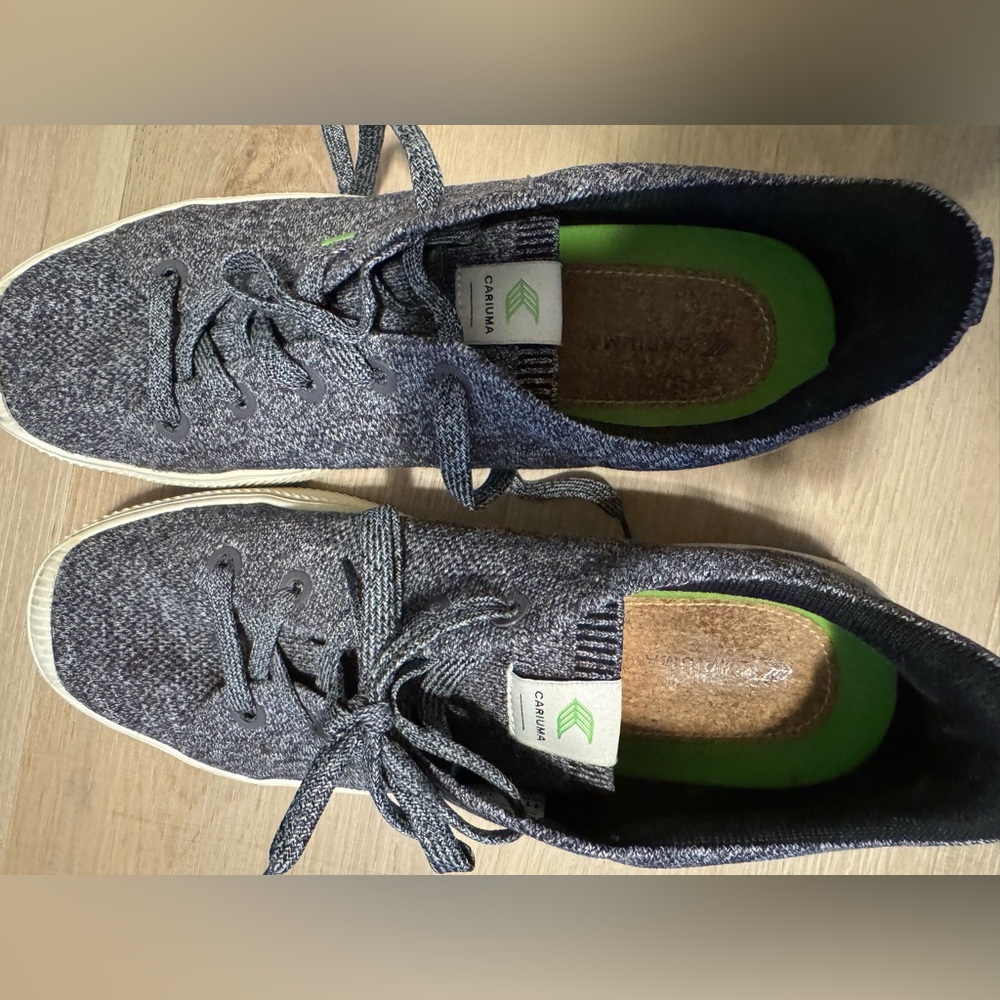 Cariuma Black and White Knit Sneakers